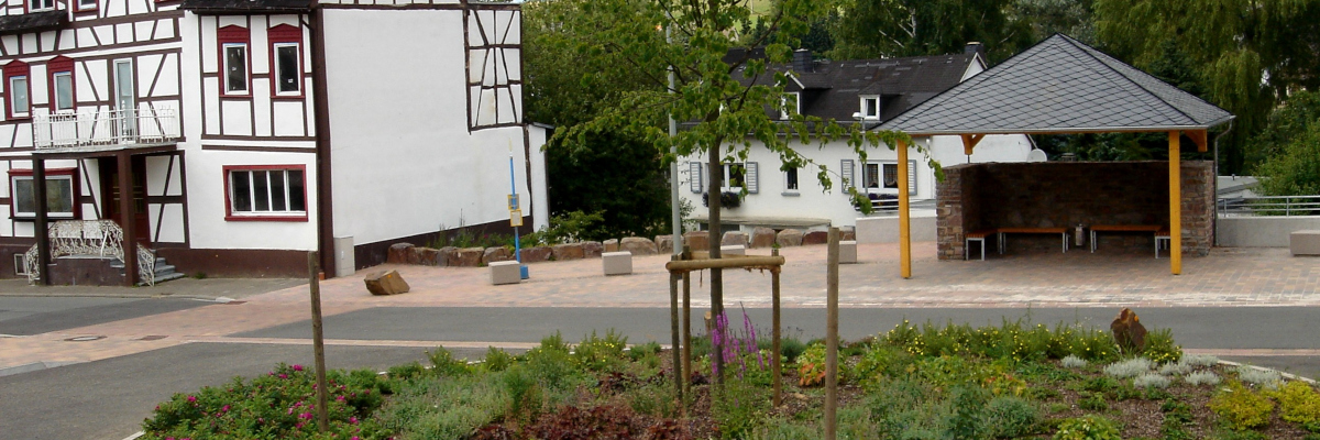 Gemeinde Buch - Buswendeplatz und Wartehäuschen